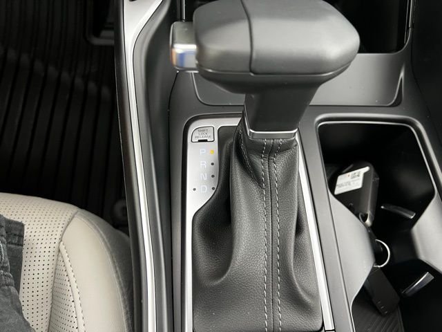 New 2026 White Kia S image 25