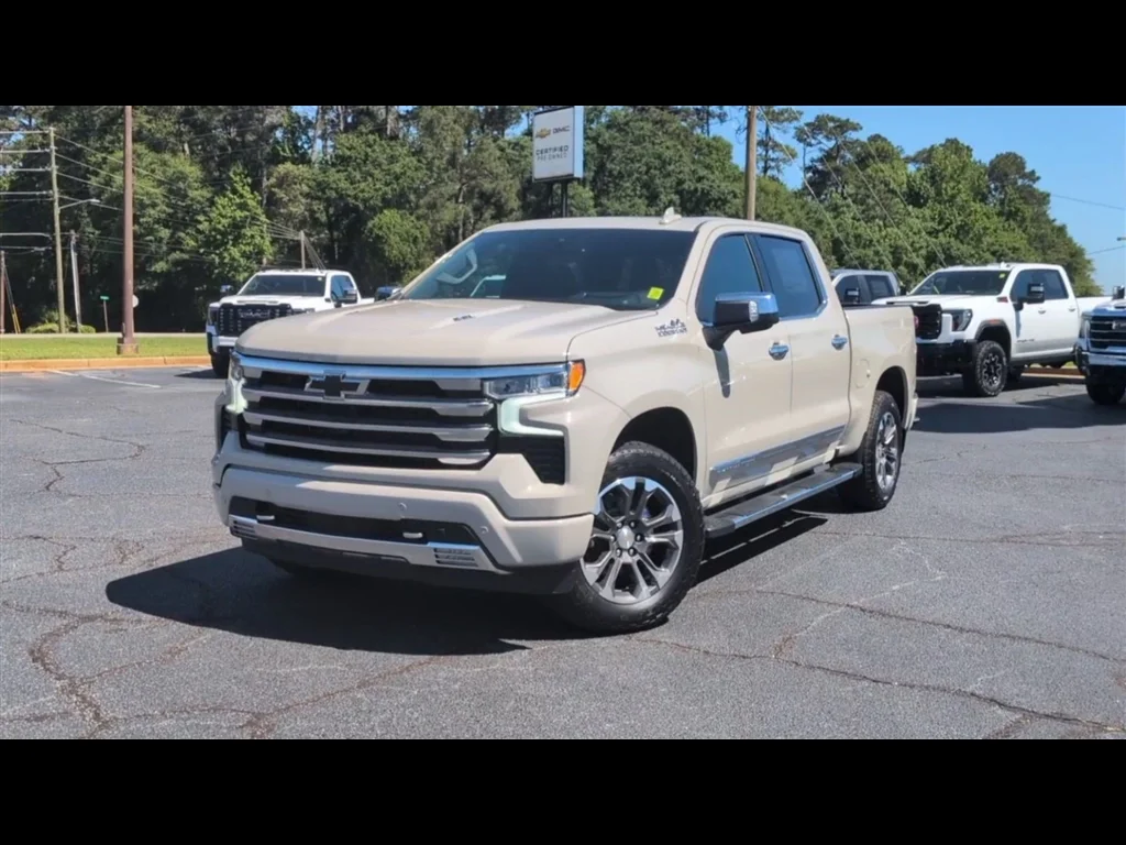 Used 2026 White Sands Chevrolet High Country image 4
