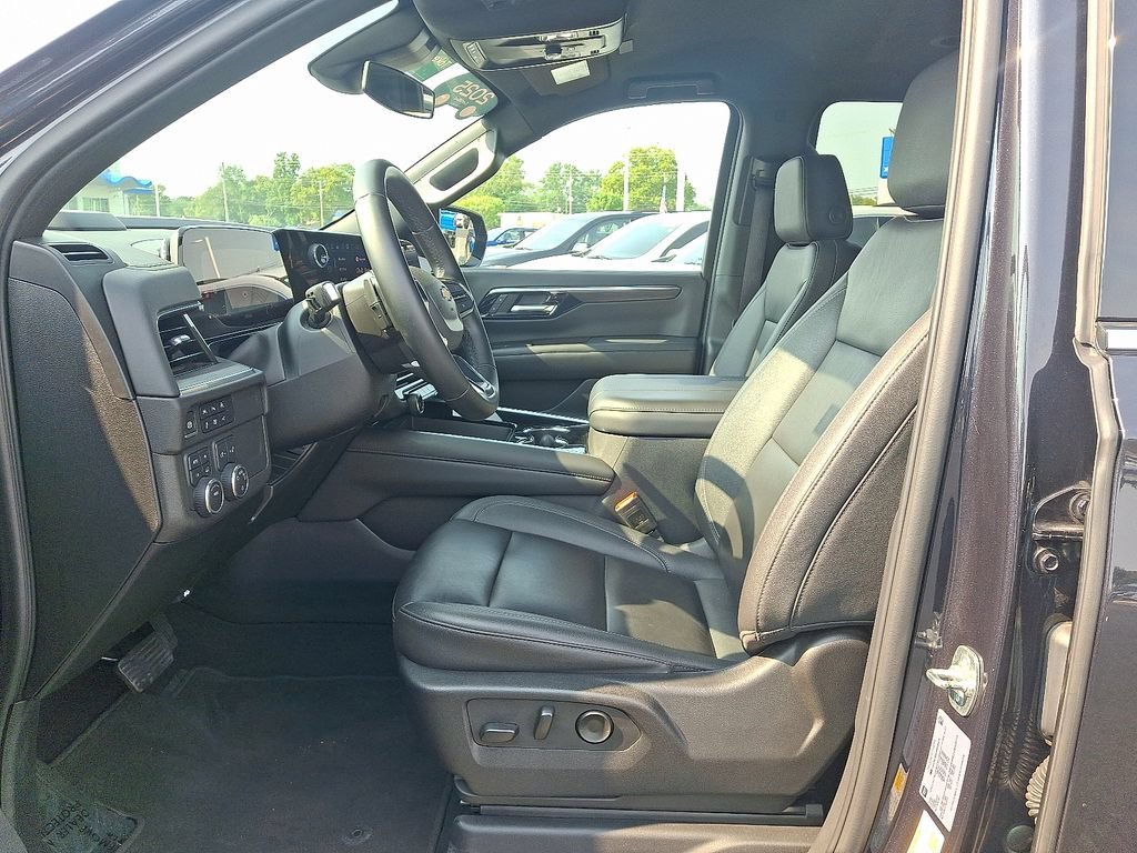 Used 2025 Dark Ash Metallic Chevrolet LT image 15