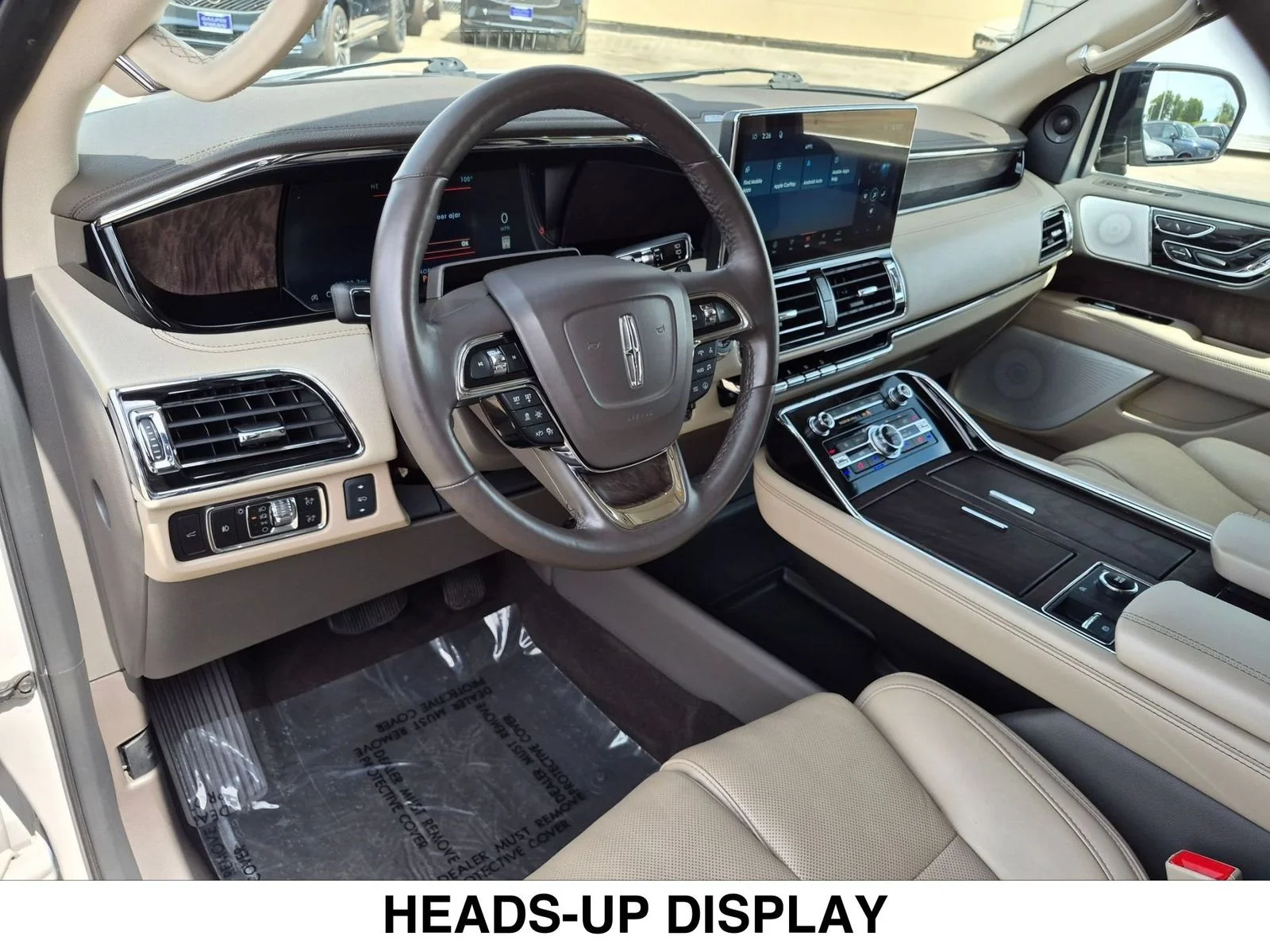 Used 2023 White Lincoln Reserve image 12