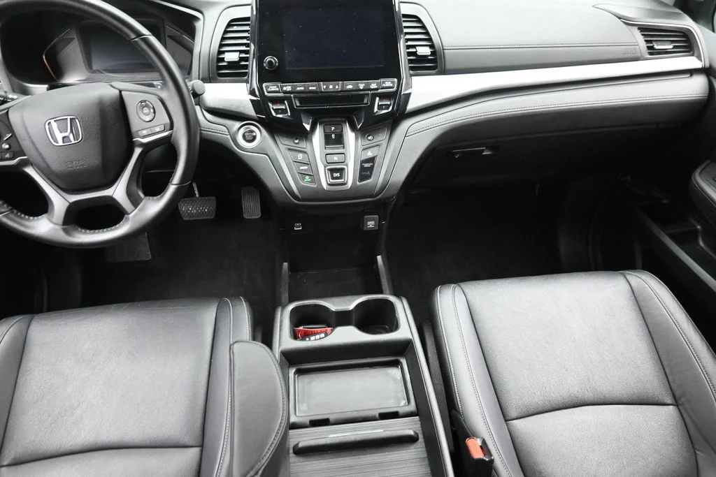 Certified Used 2024 Gray Honda EX-L image 16