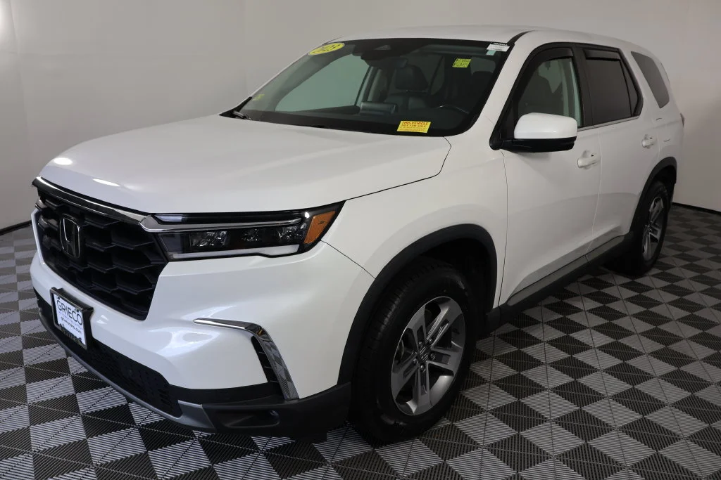Used 2023 Platinum White Pearl Honda EX-L image 4