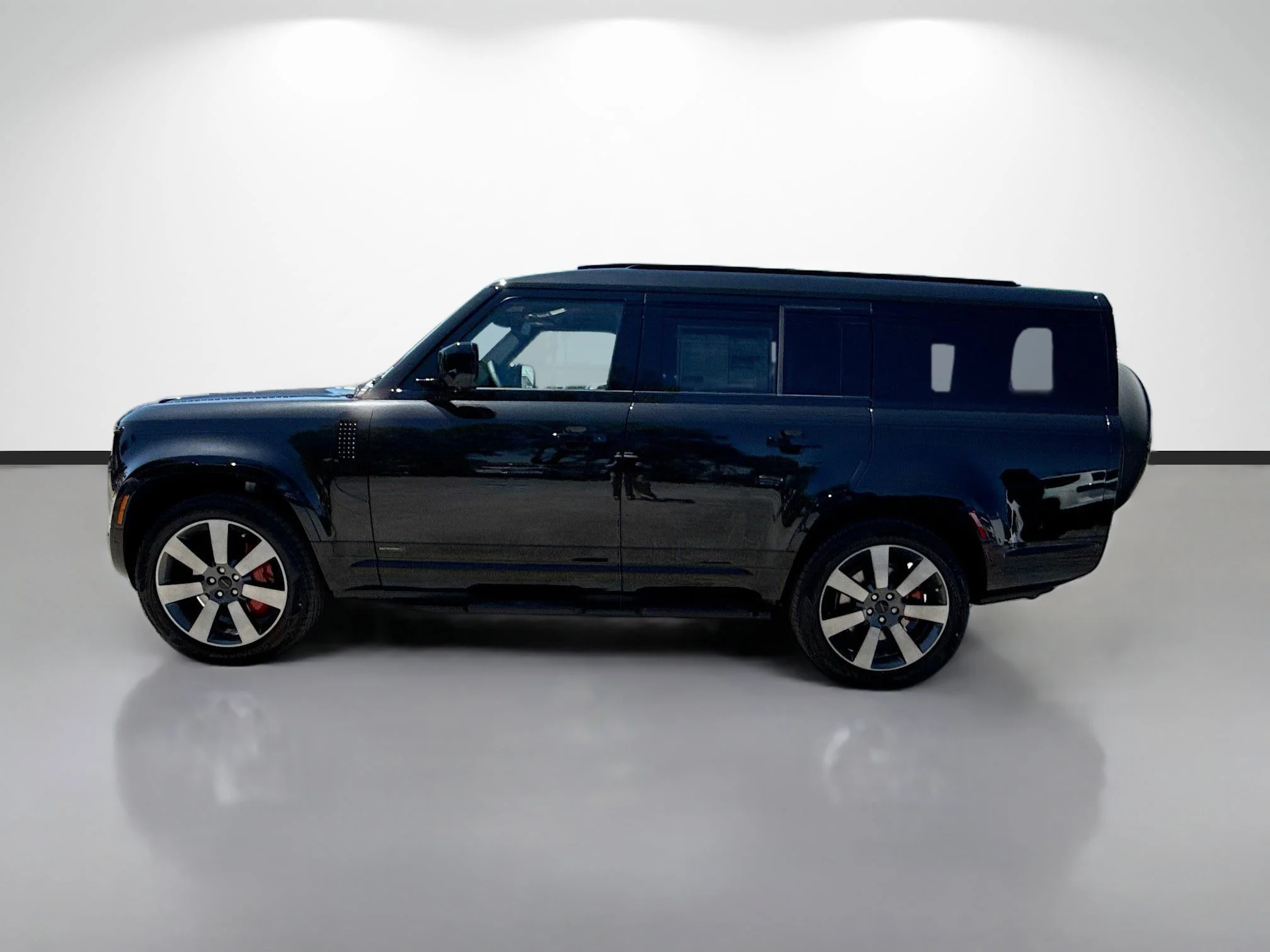 New 2026 Santorini Black Metallic Land Rover X image 2