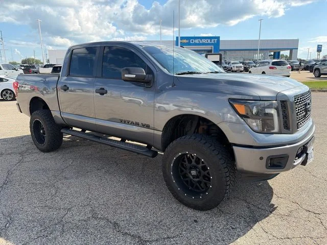Used 2019 Gray Nissan SV image 2