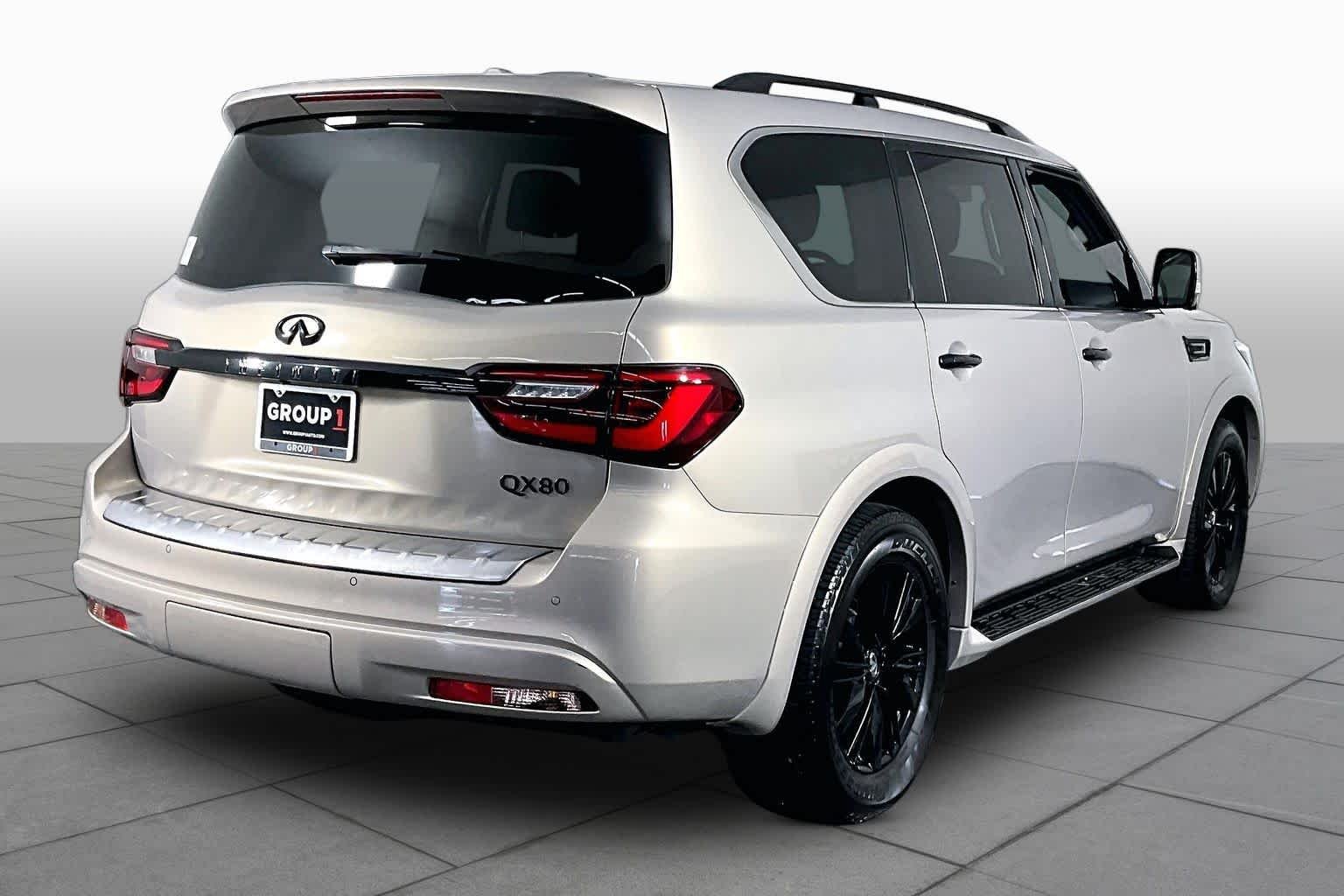 Used 2022 Champagne Quartz INFINITI LUXE image 12