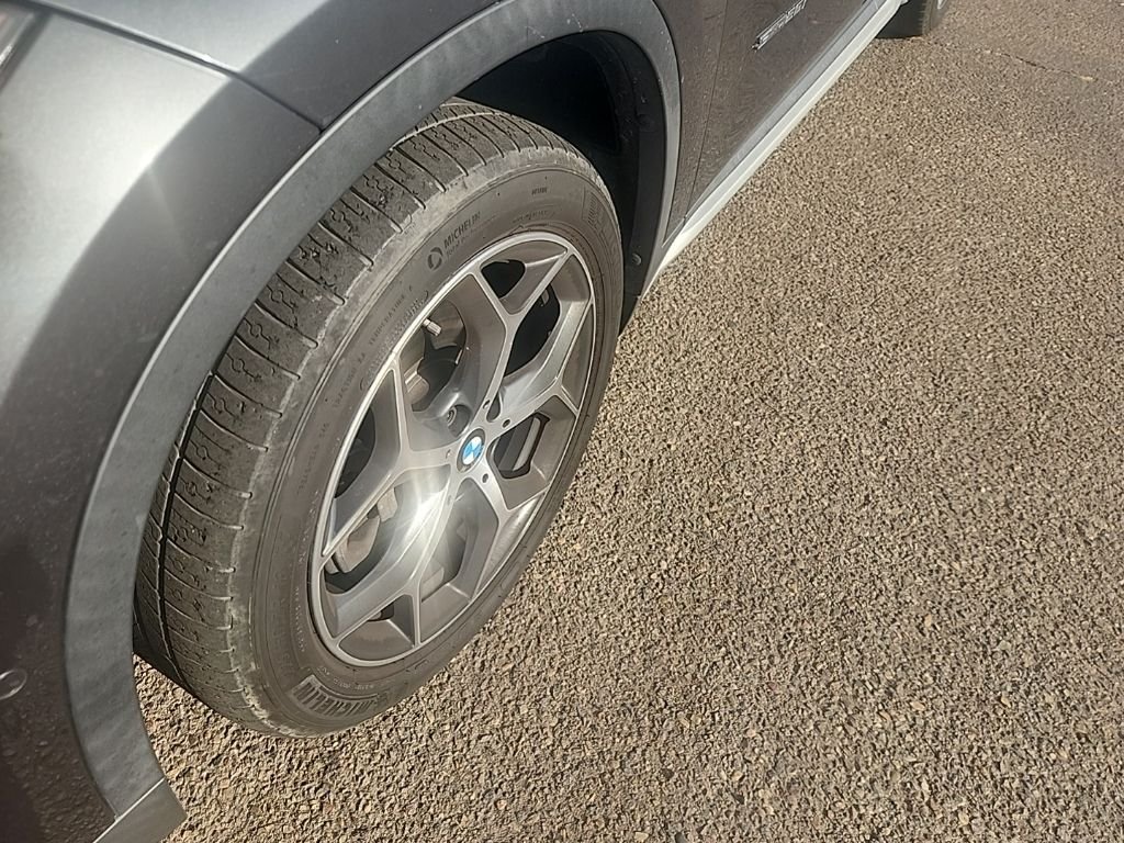Used 2018 Mineral Gray Metallic BMW sDrive28i image 8