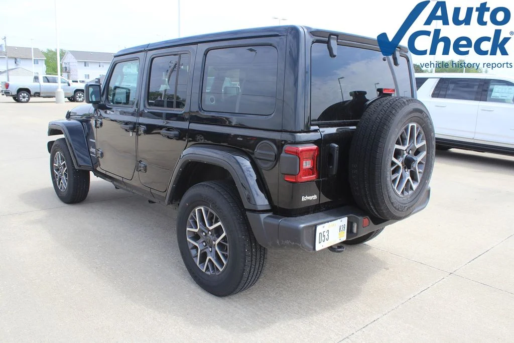 Used 2024 Black Jeep Sahara image 8