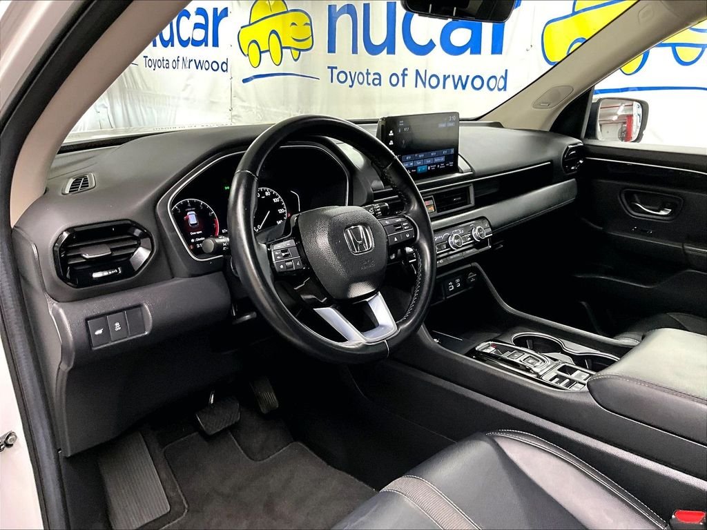 Used 2024 White Honda Touring image 8