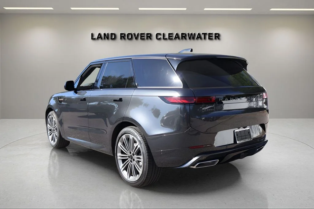 New 2026 Carpathian Grey Land Rover Dynamic SE image 3