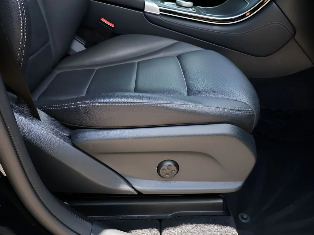Used 2019 Black Mercedes-Benz GLC 300 image 10