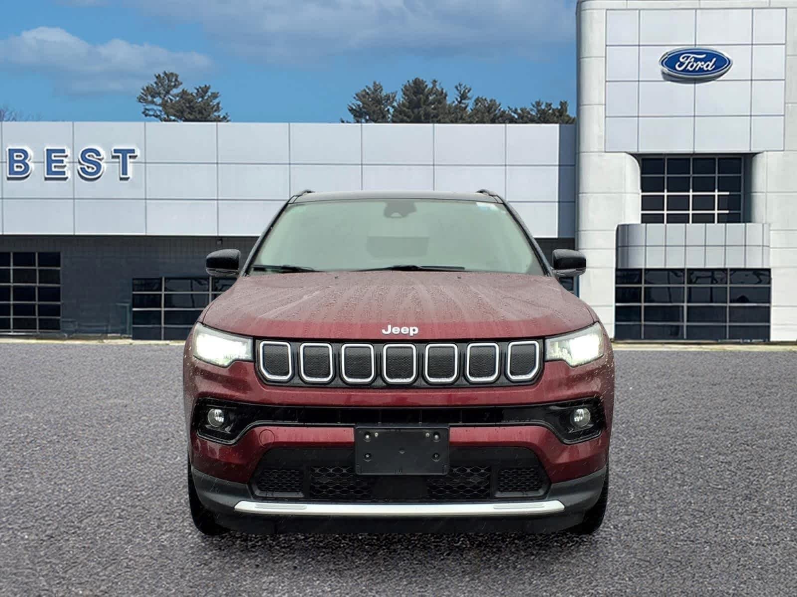 Used 2022 Velvet Red Pearlcoat Jeep Limited image 10