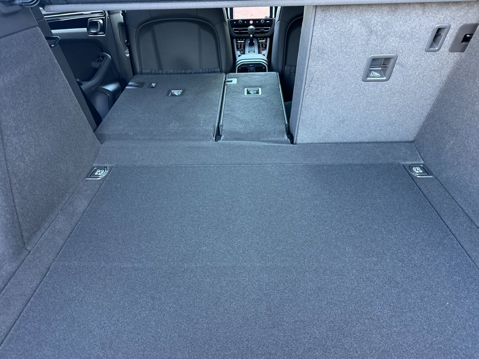 New 2026 White Porsche Macan (AWD) image 15