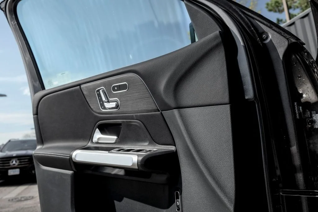 New 2026 Mountain Grey Metallic Mercedes-Benz GLB 250 image 12