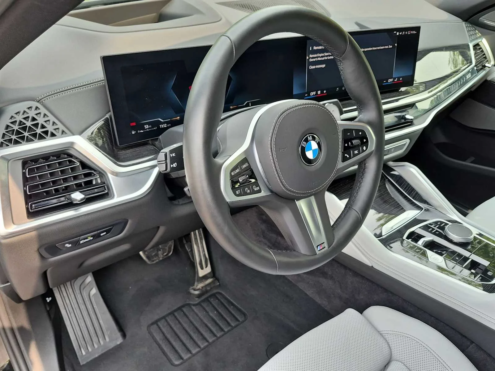 New 2026 Black Sapphire Metallic BMW xDrive40i image 10