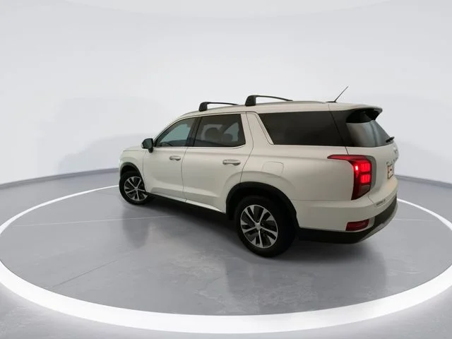 Used 2022 White Hyundai SEL image 2