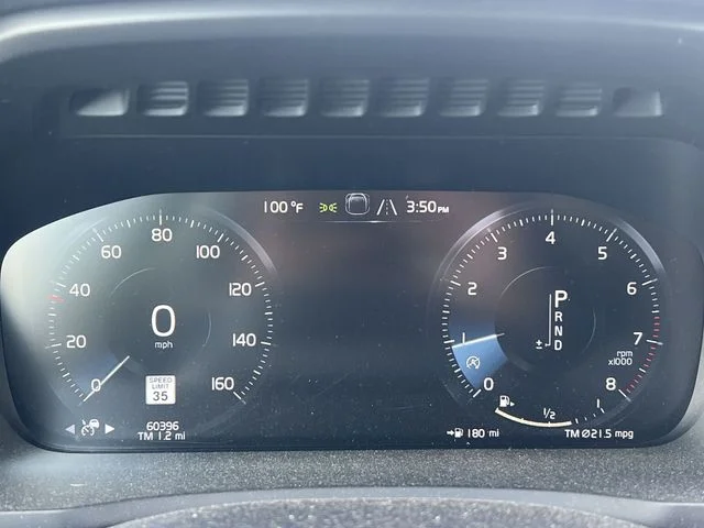 Used 2020 Black Volvo T5 Momentum image 22