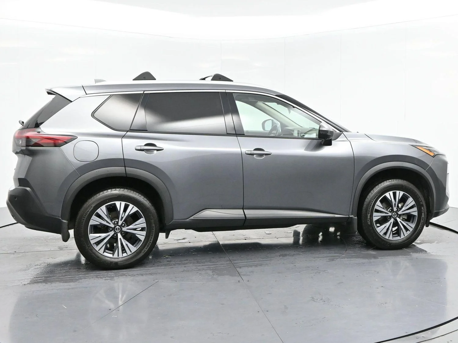 Used 2021 Gun Metallic Nissan SV image 8