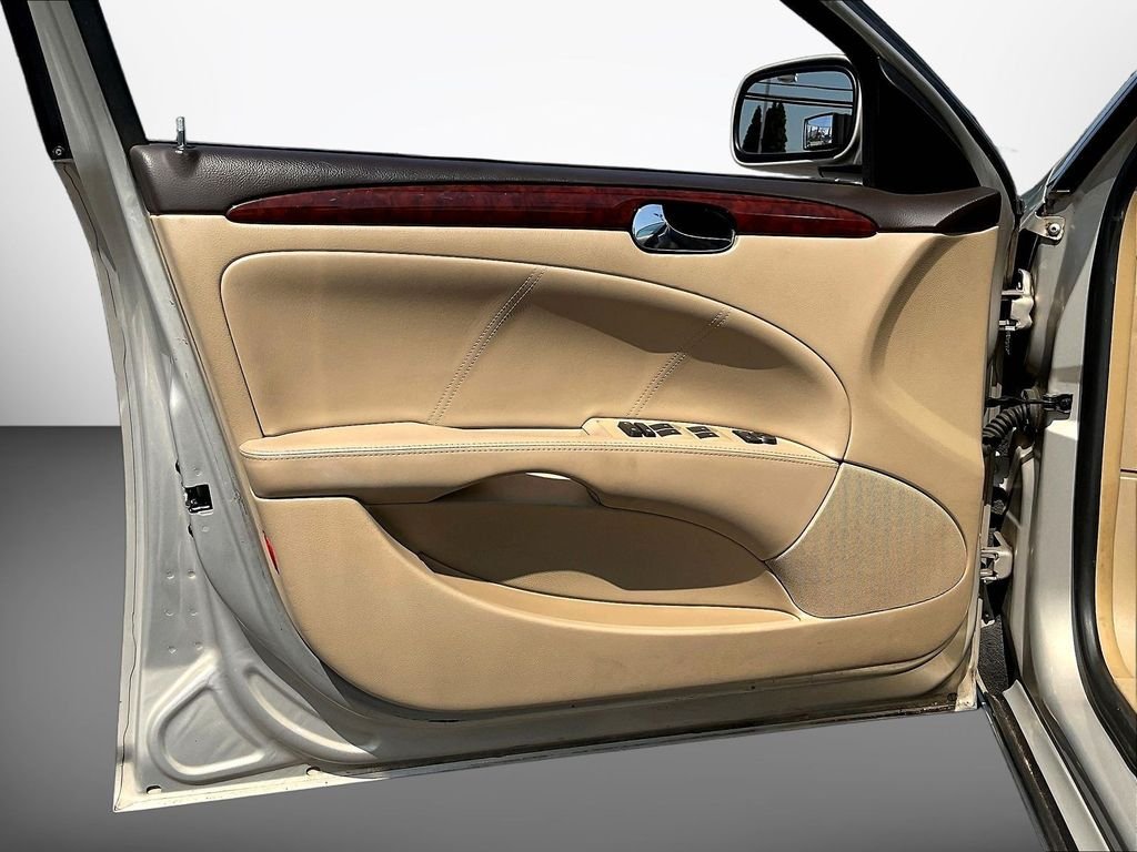 Used 2008 Gold Buick CXL image 22