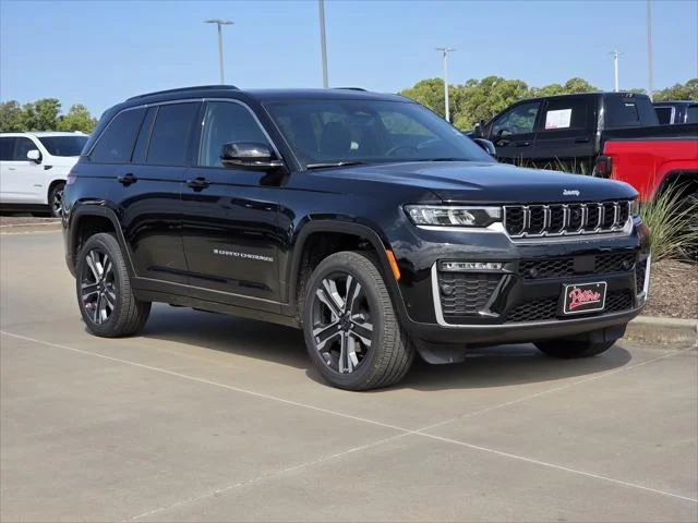 New 2027 High-Gloss Black Paint Jeep Limited image 1