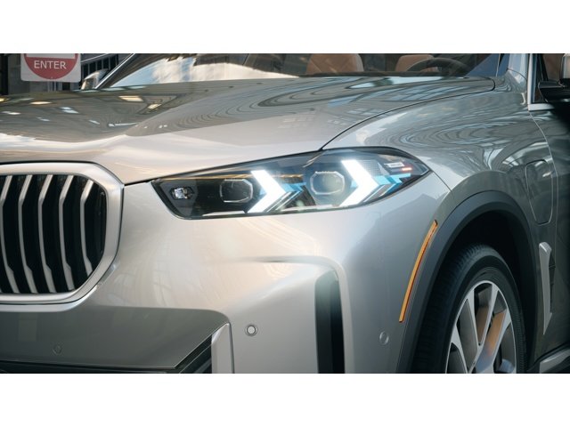 New 2026 Skyscraper Grey Metallic BMW  image 6