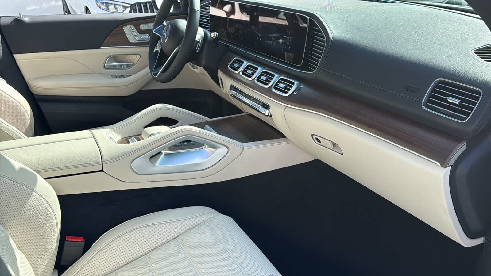 New 2026 Polar White Mercedes-Benz GLE 580 image 38