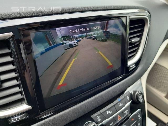 Used 2022 Brilliant Black Crystal Pearlcoat Chrysler Touring L image 22