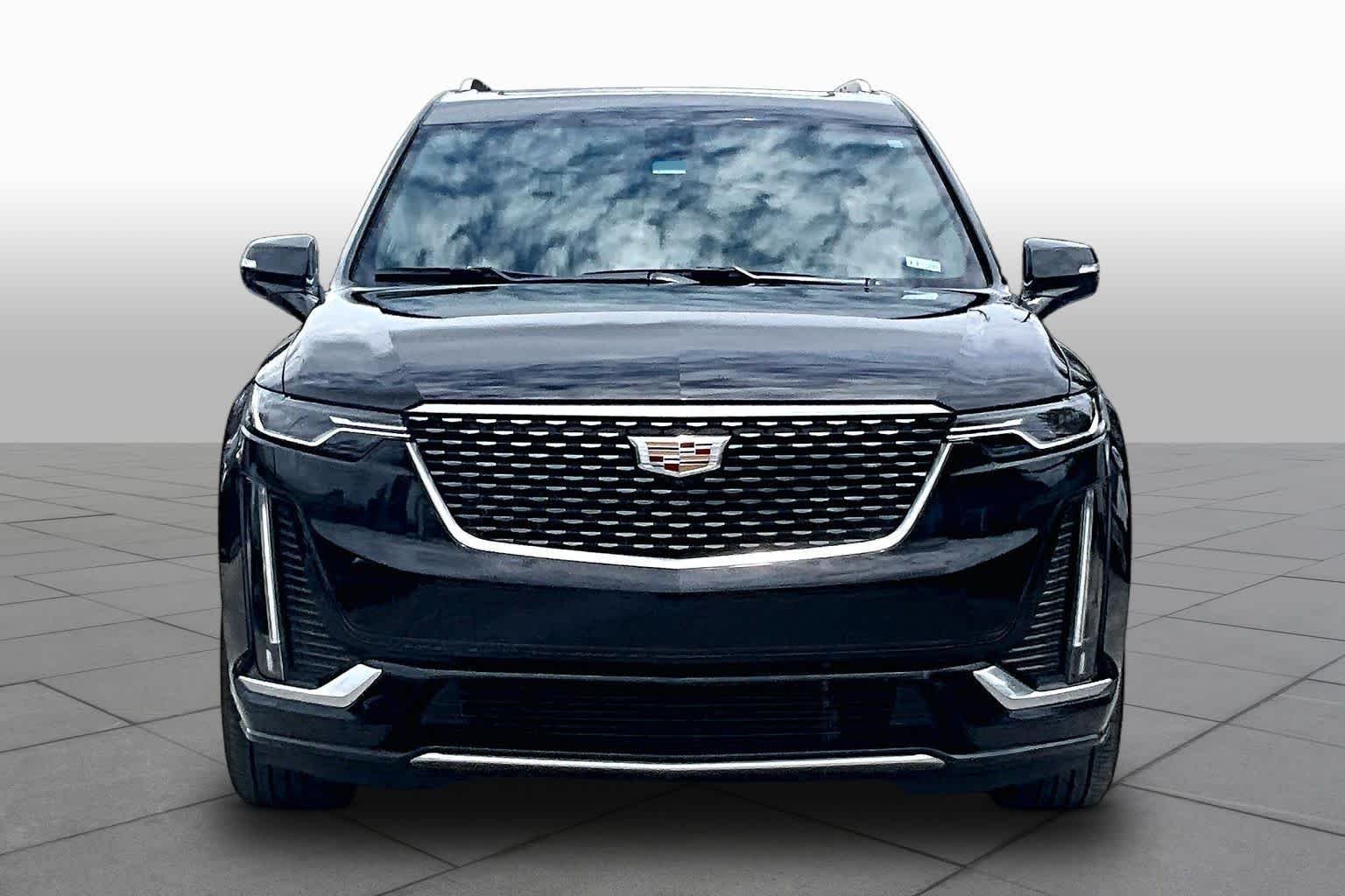 Used 2025 Stellar Black Metallic Cadillac FWD Premium Luxury image 3