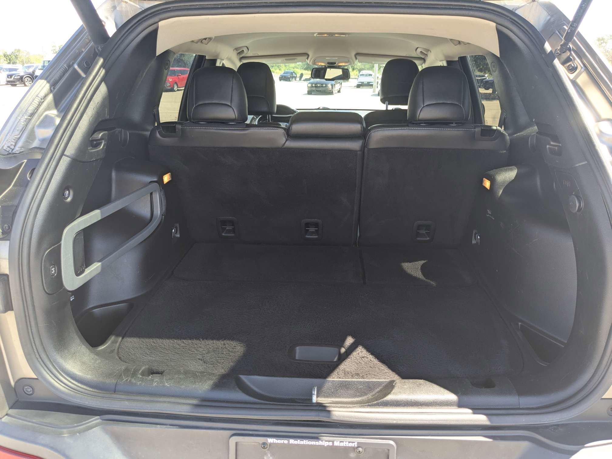 Used 2018 Light Brownstone Pearlcoat Jeep Latitude Plus image 14
