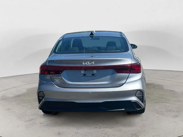 Used 2024 Gray Kia LXS image 4