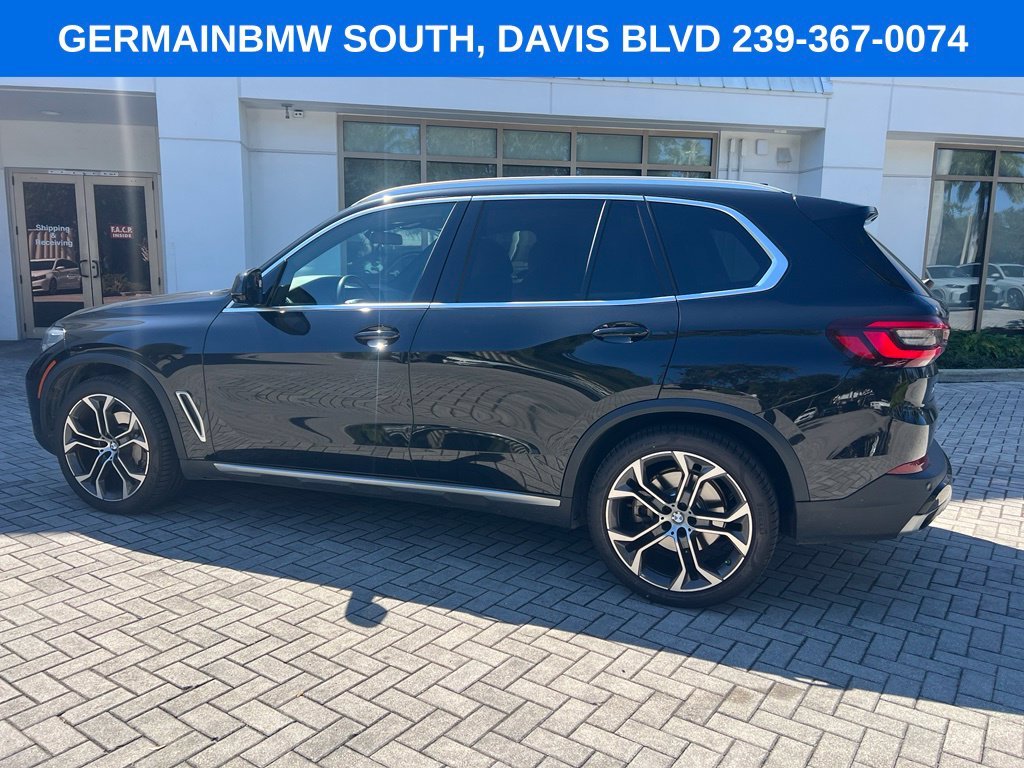 Used 2021 Black Sapphire Metallic BMW sDrive40i image 10