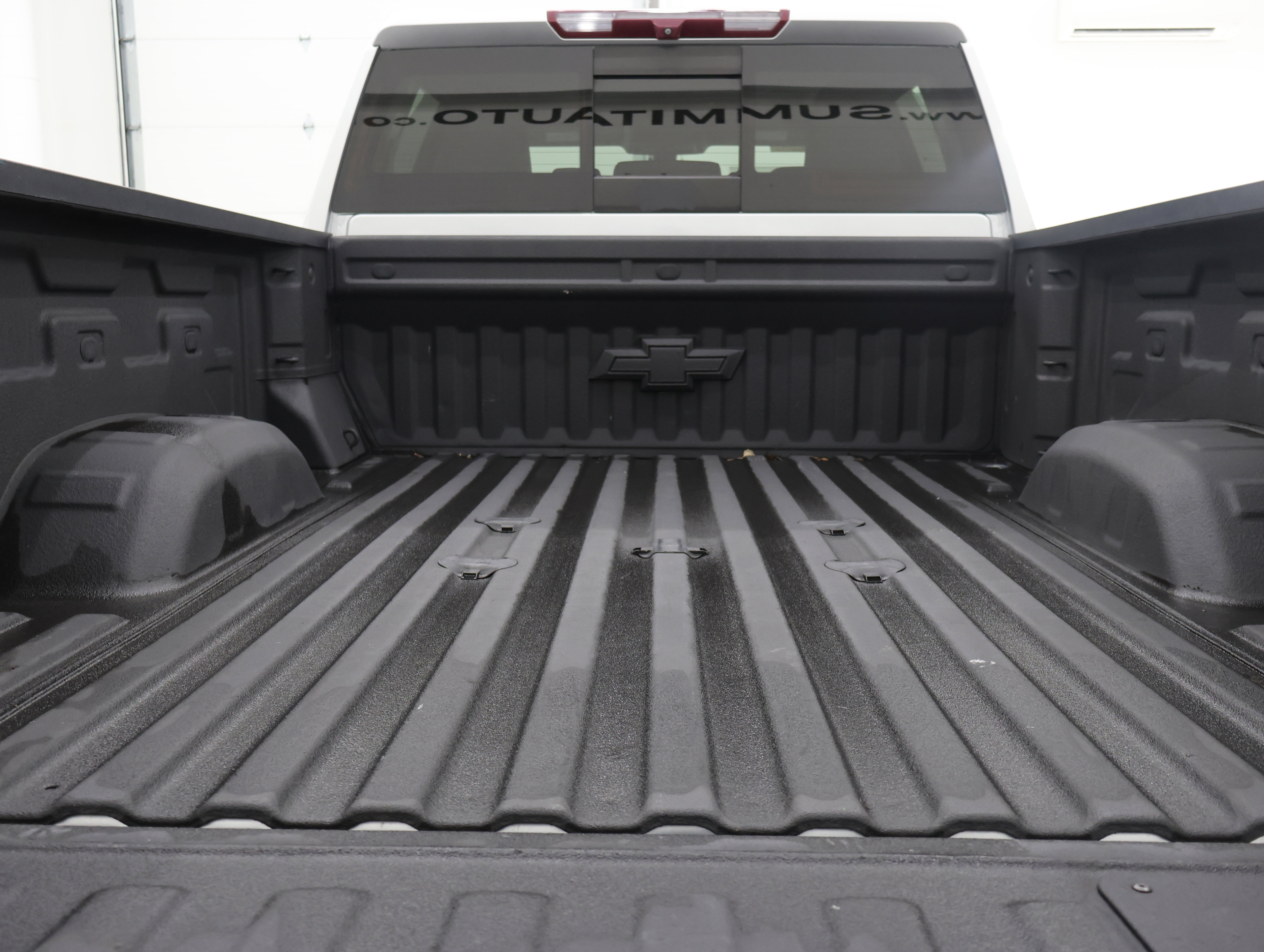 Used 2020 Silver Ice Metallic Chevrolet LTZ: CREW-SHORT-LTZ-Z71-DIESEL-4WD-NAV-HEAT/COOL SEATS-1 OWNER image 29