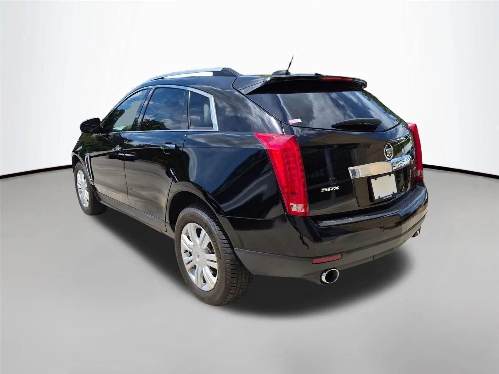 Used 2016  CADILLAC LUXU image 5