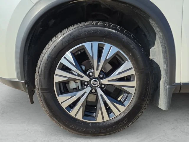 Used 2021 White Nissan SV image 23