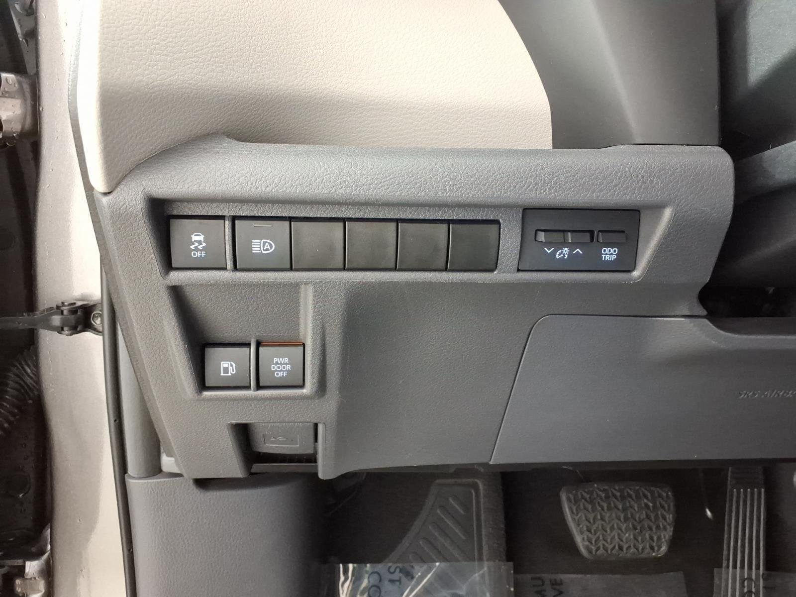 2024 Toyota Sienna XLE - Photo 30