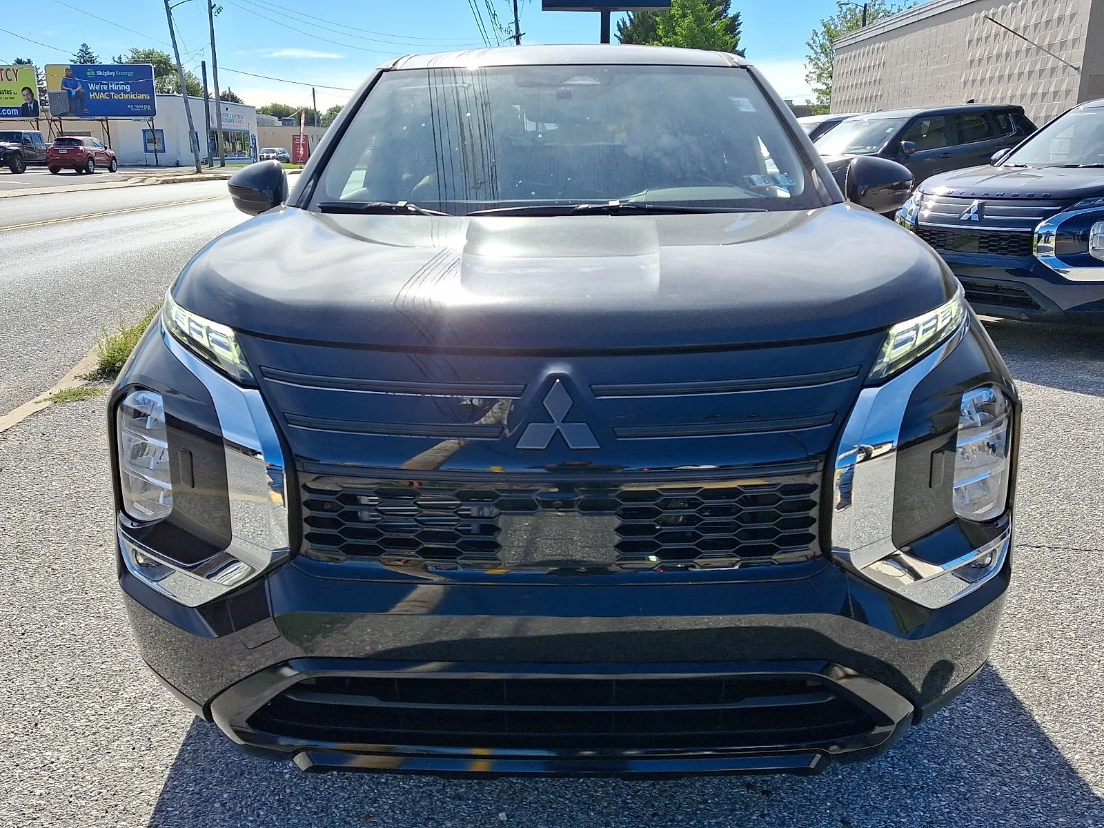 New 2026 Black Mitsubishi LE image 3