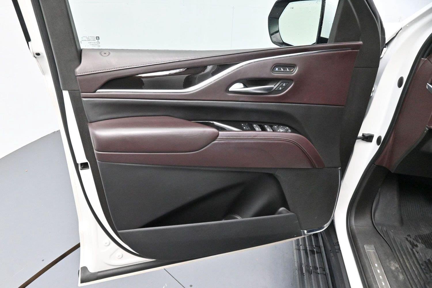 Used 2021 Crystal White Tricoat Cadillac Sport Platinum image 9