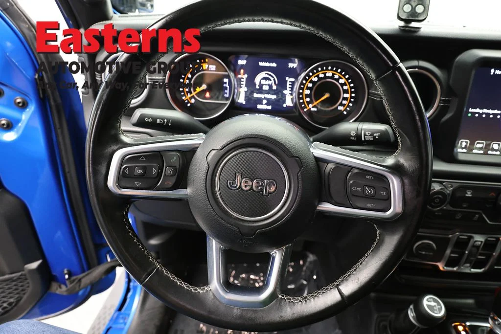 Used 2021 Blue Jeep Overland image 9