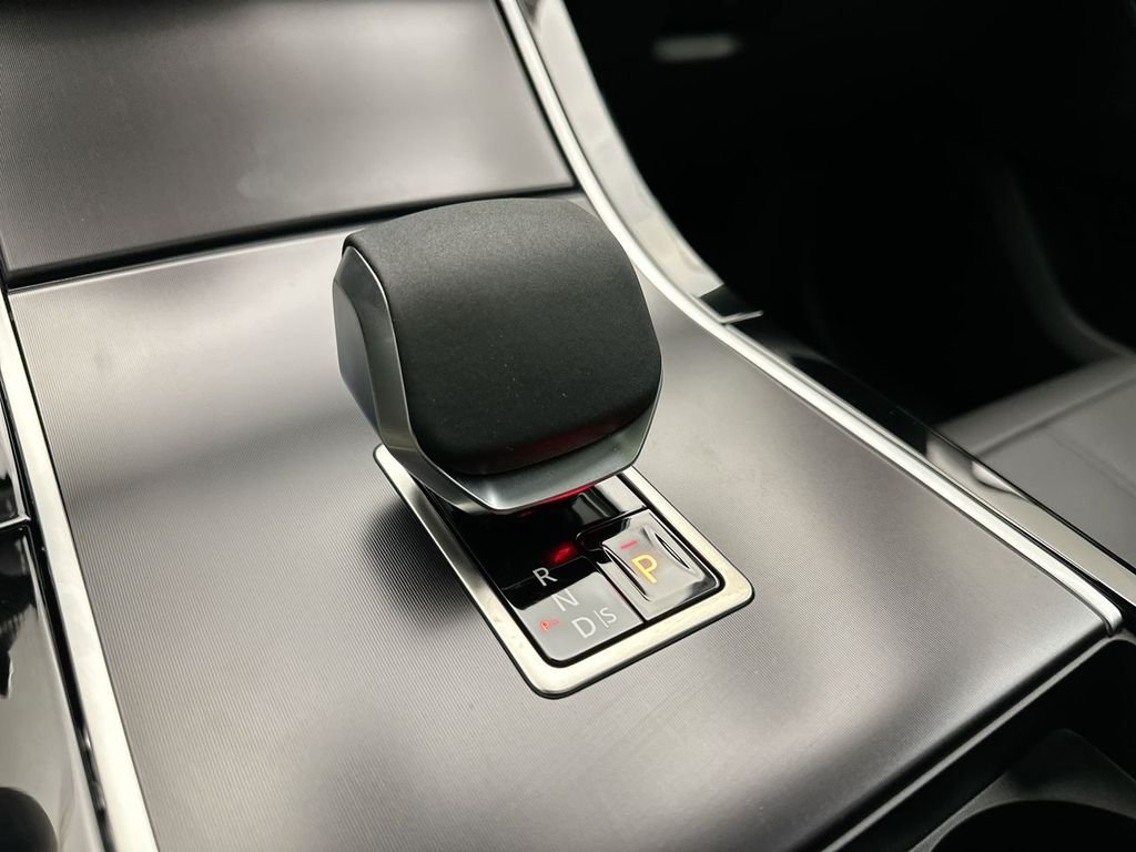 Certified Used 2026 Santorini Black Metallic Land Rover Dynamic SE image 11