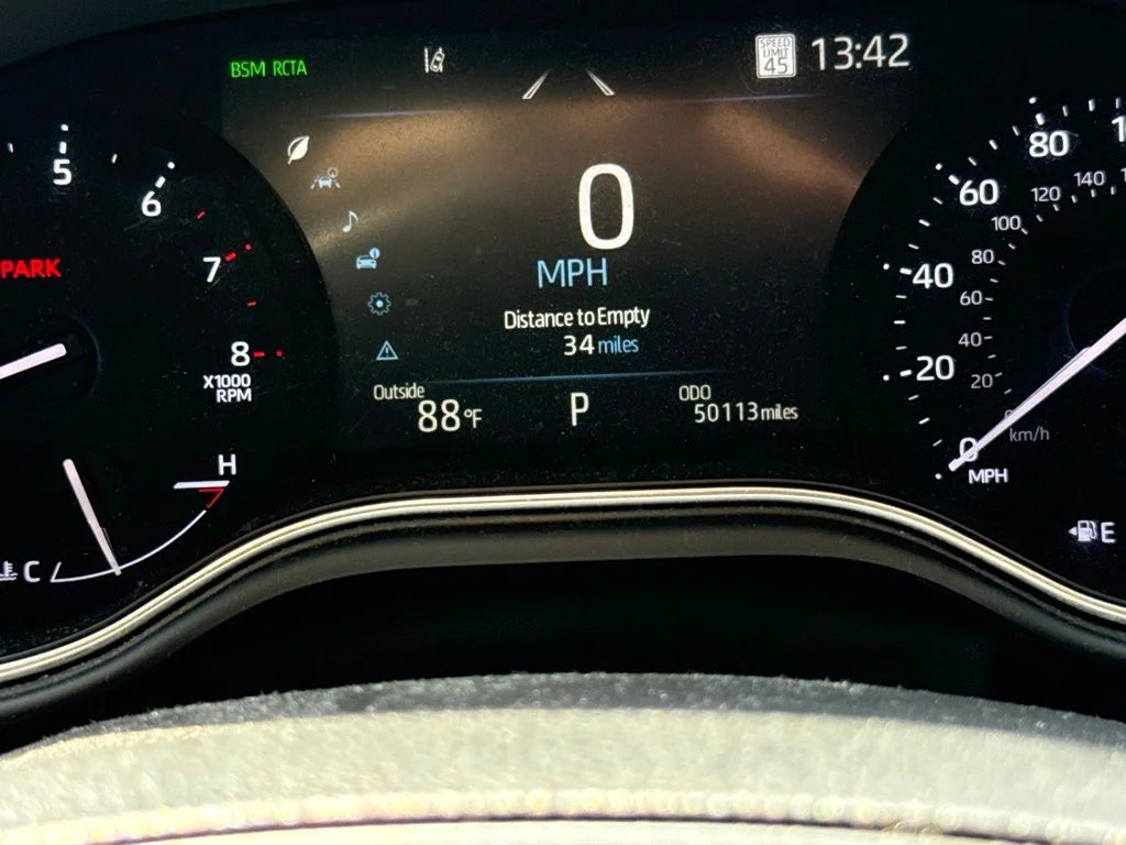 Used 2022 Pearl Toyota XLE image 17