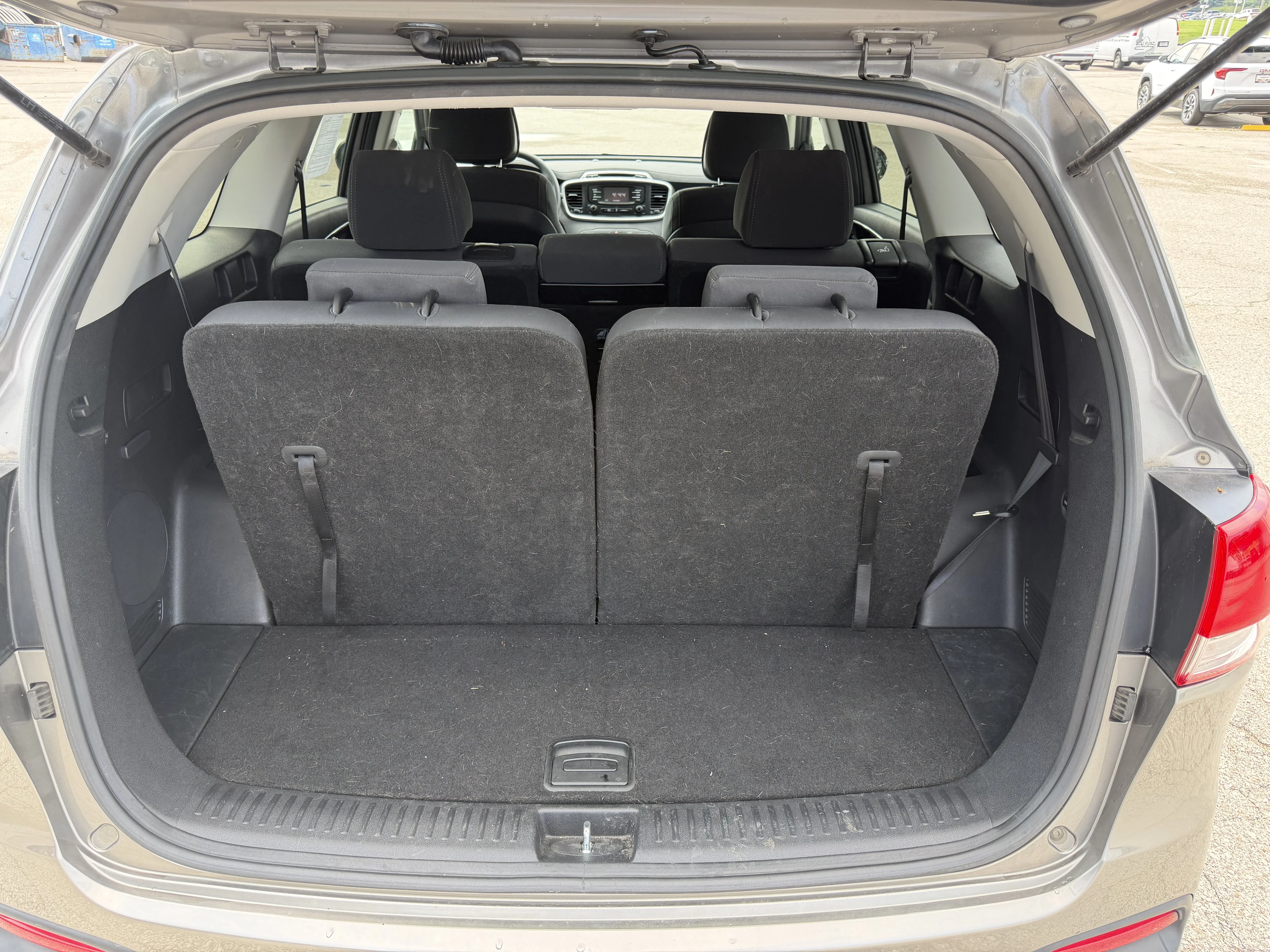 Used 2016 Titanium Silver Kia LX image 9