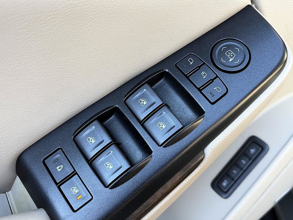 Used 2018 Mineral Metallic GMC Denali image 20