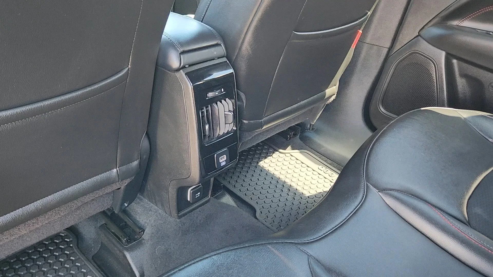 2025 Jeep Compass Trailhawk - Photo 17