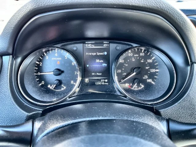 Used 2017 White Nissan S image 19