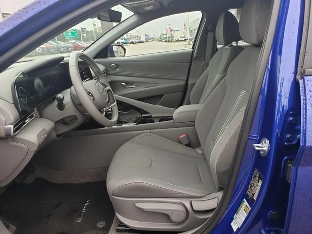 Used 2023 Blue Hyundai SEL image 10