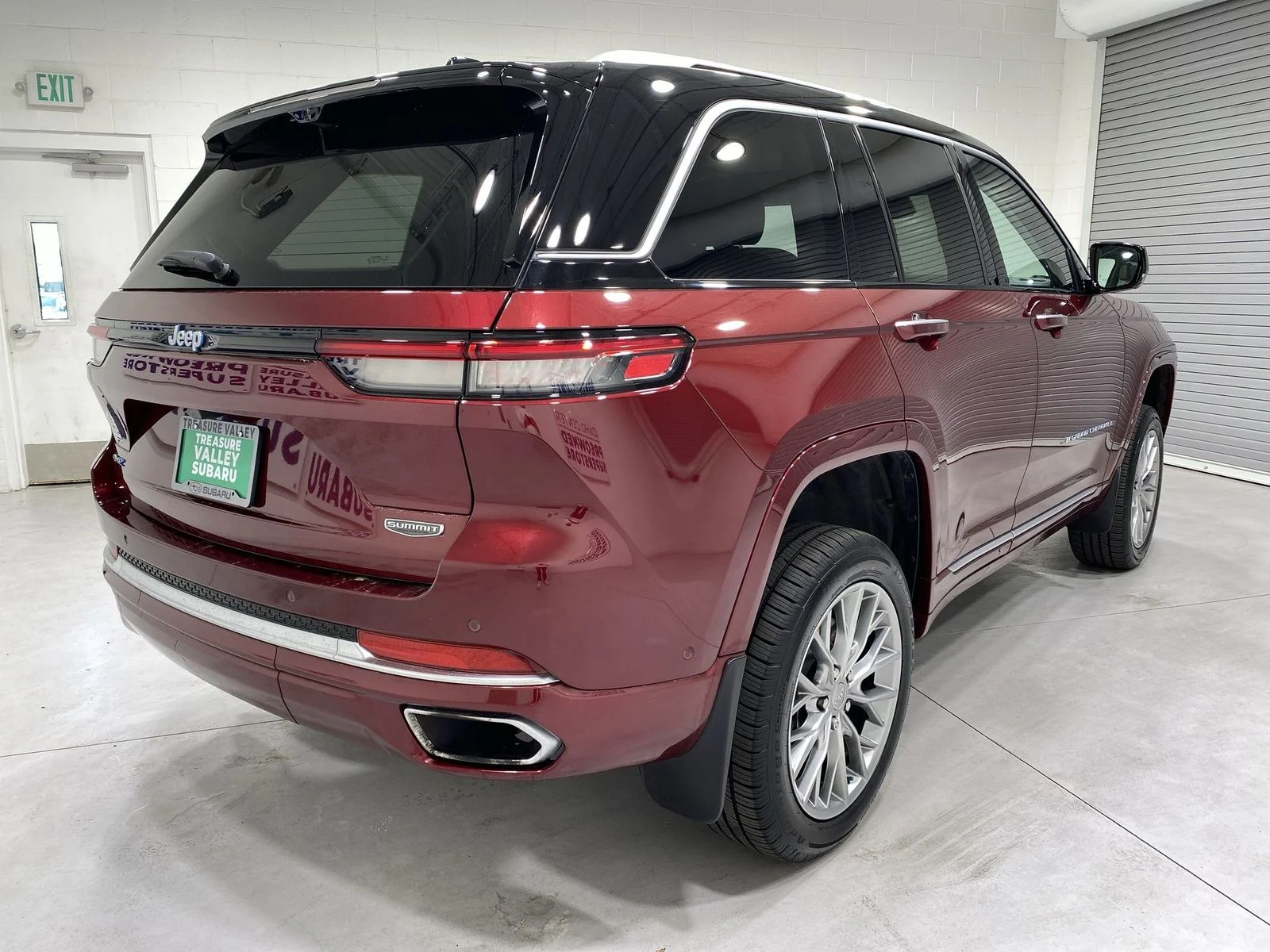 Used 2022 Red Jeep Summit 4xe image 8