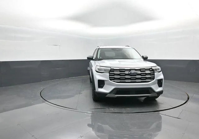 New 2026 Space White Metallic Ford Active image 2