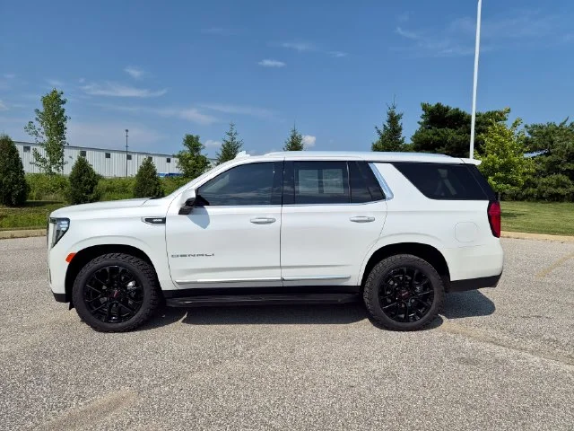 Used 2023 White GMC Denali image 9