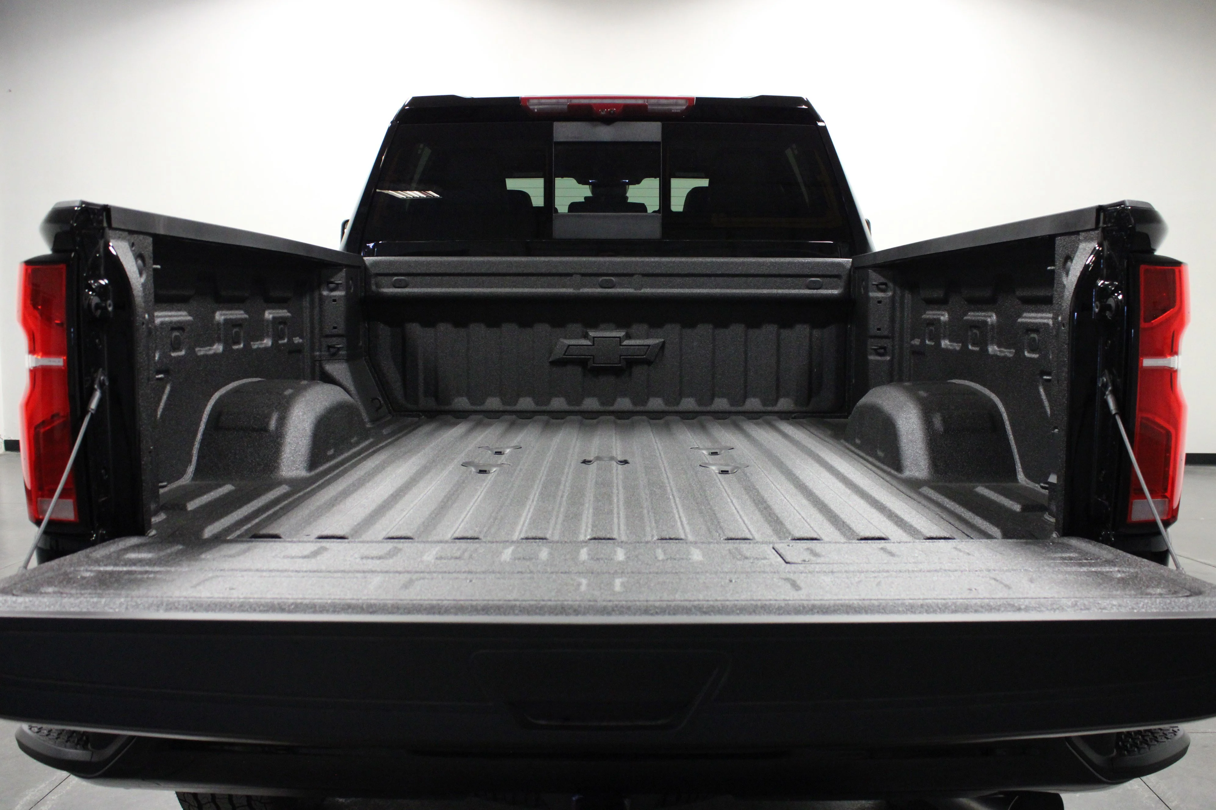 New 2026 Black Chevrolet High Country image 14