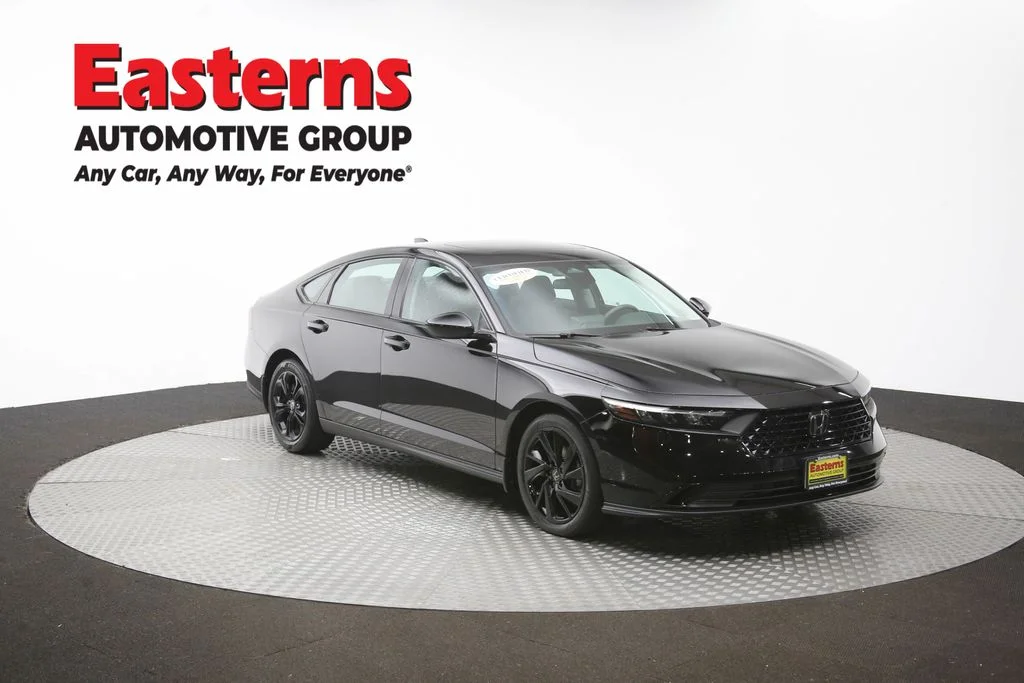 Used 2025 Black Honda SE image 49
