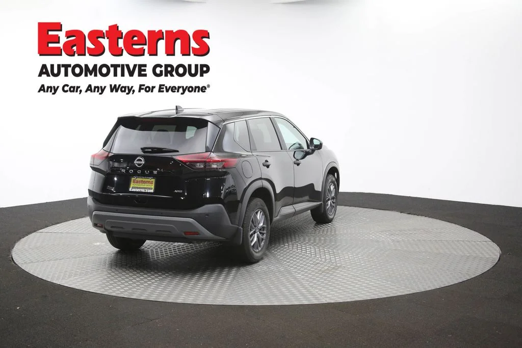 Used 2023 Black Nissan S image 39